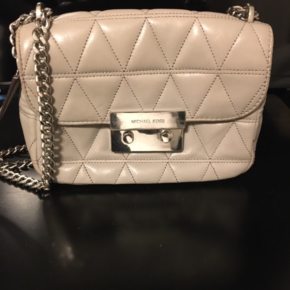 Small Michael Kors Quilted Handbag - Picture 5 of 13